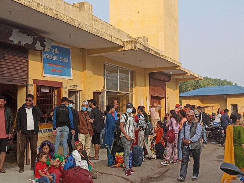 सुनसान बन्दै कर्णालीका सदरमुकाम, भाेट हाल्न गाउँ फर्किनेको भिडभाड